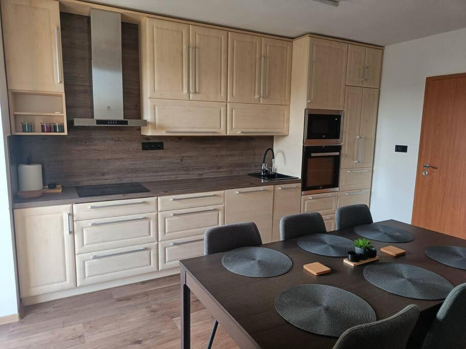 Cervena Cesta Apartment Kunovice Luaran gambar