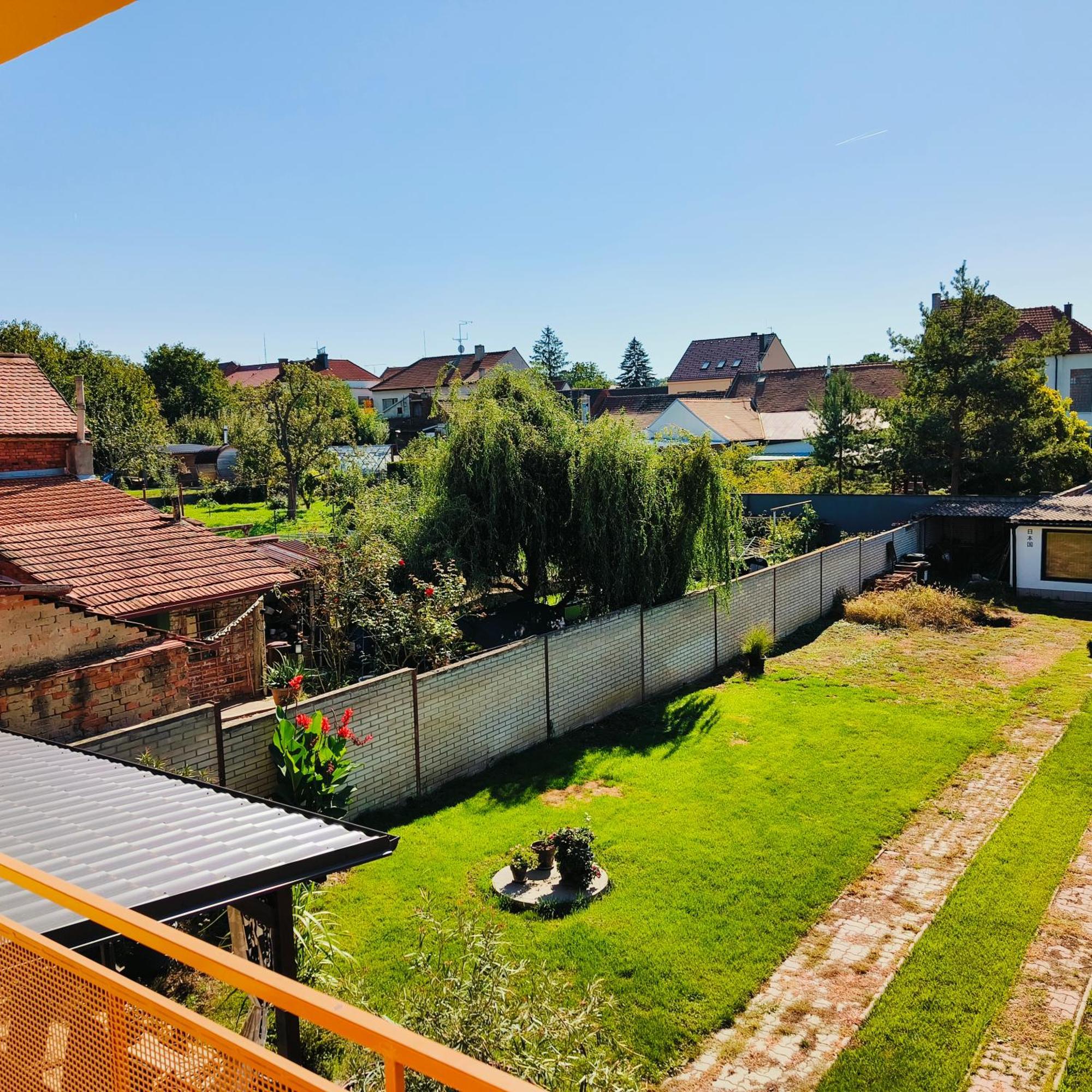 Cervena Cesta Apartment Kunovice Luaran gambar